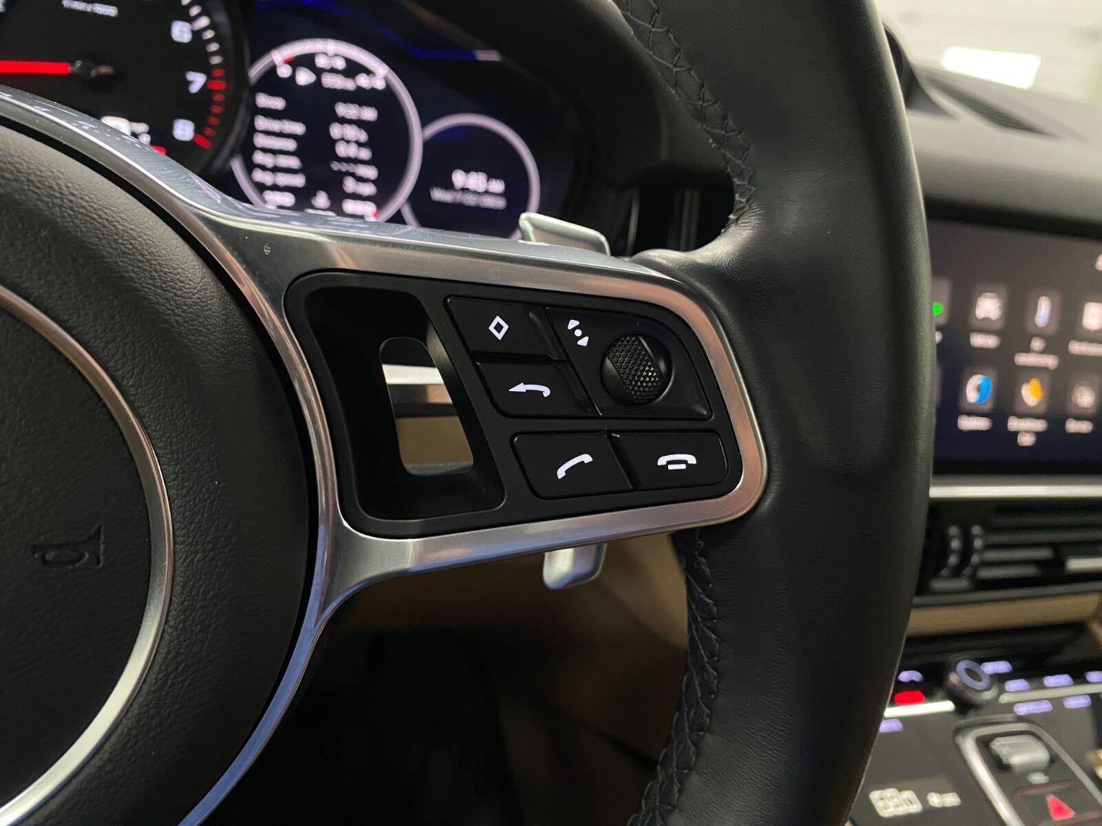 2023 Porsche Cayenne Platinum Edition