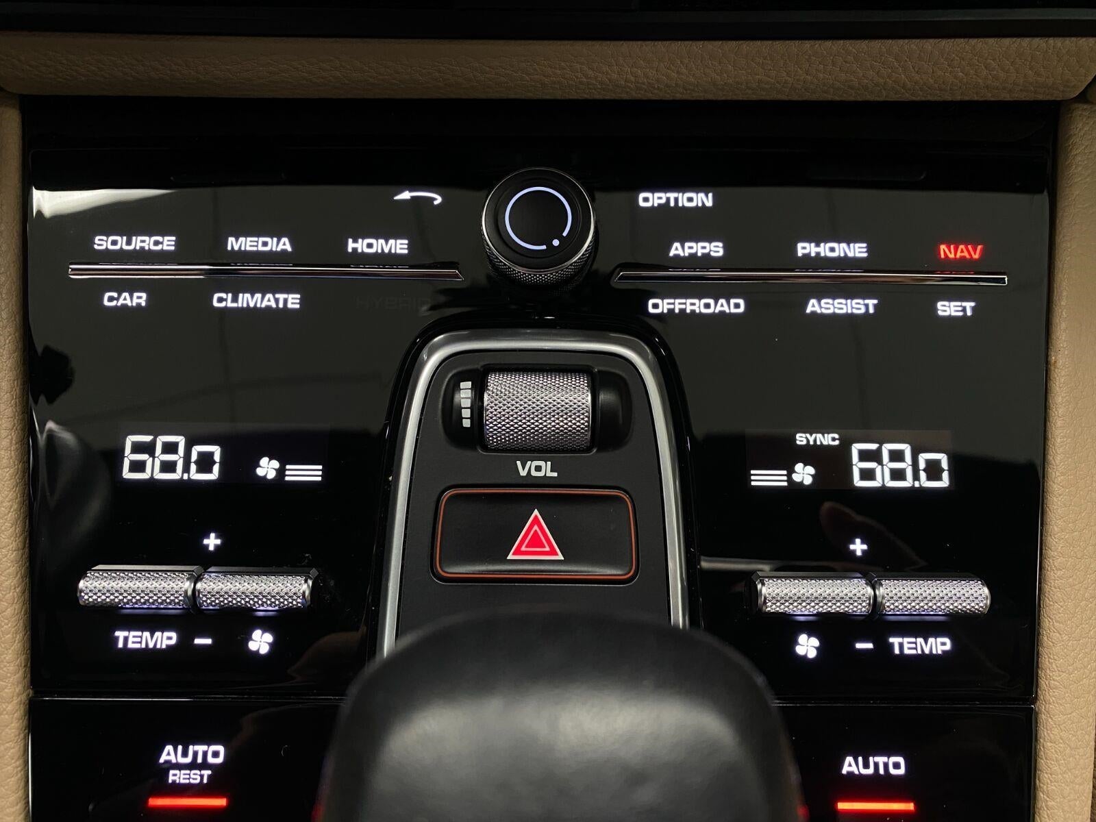 2023 Porsche Cayenne Platinum Edition
