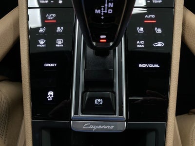 2023 Porsche Cayenne Platinum Edition