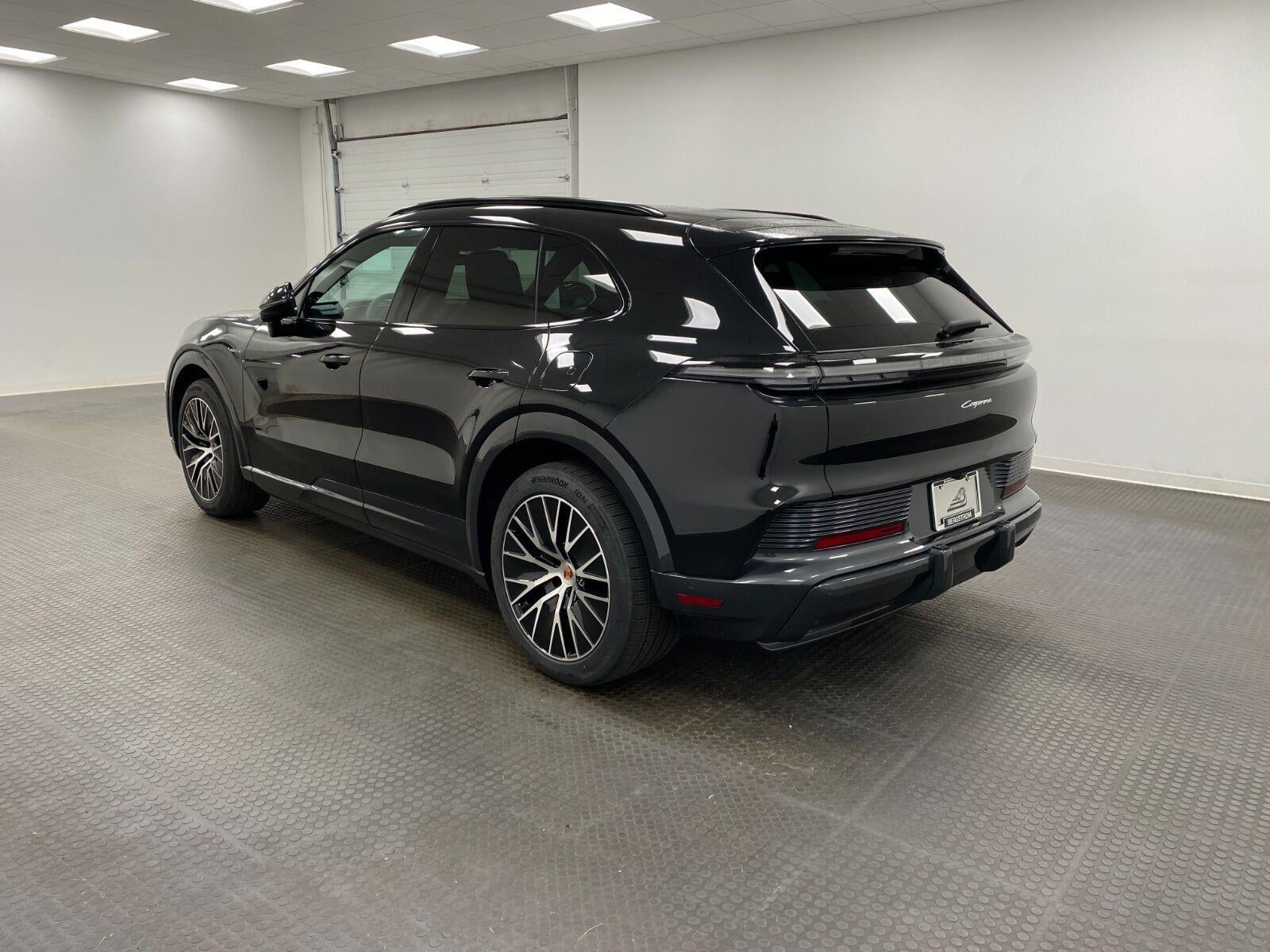 2026 Porsche Cayenne Base - Photo 3