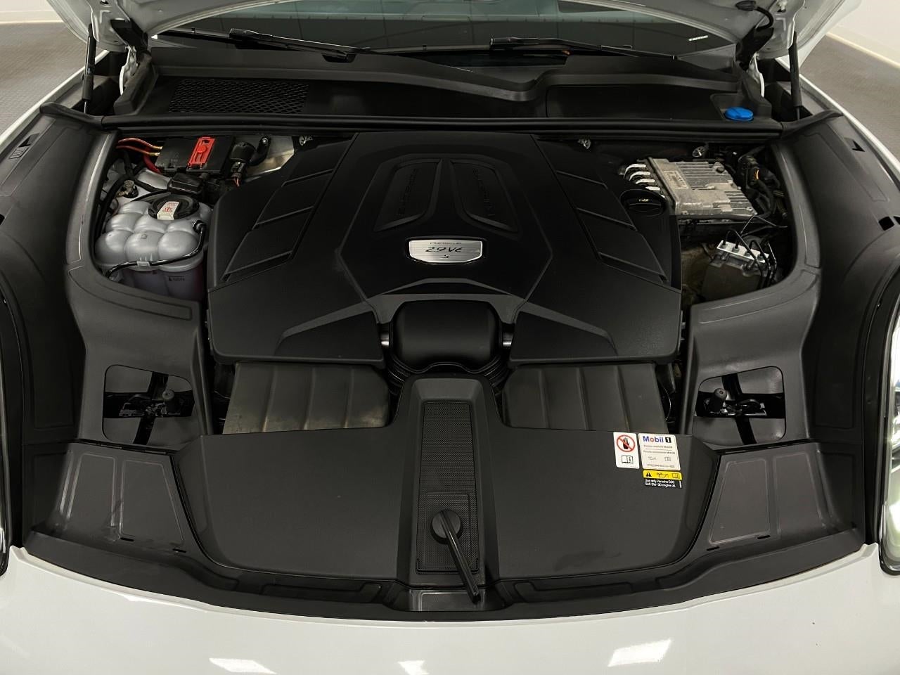 2023 Porsche Cayenne S