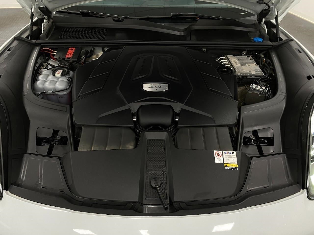 2023 Porsche Cayenne S