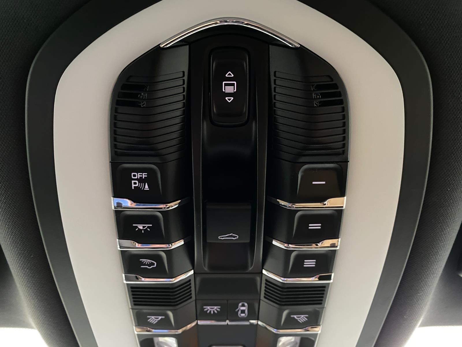 2023 Porsche Macan S