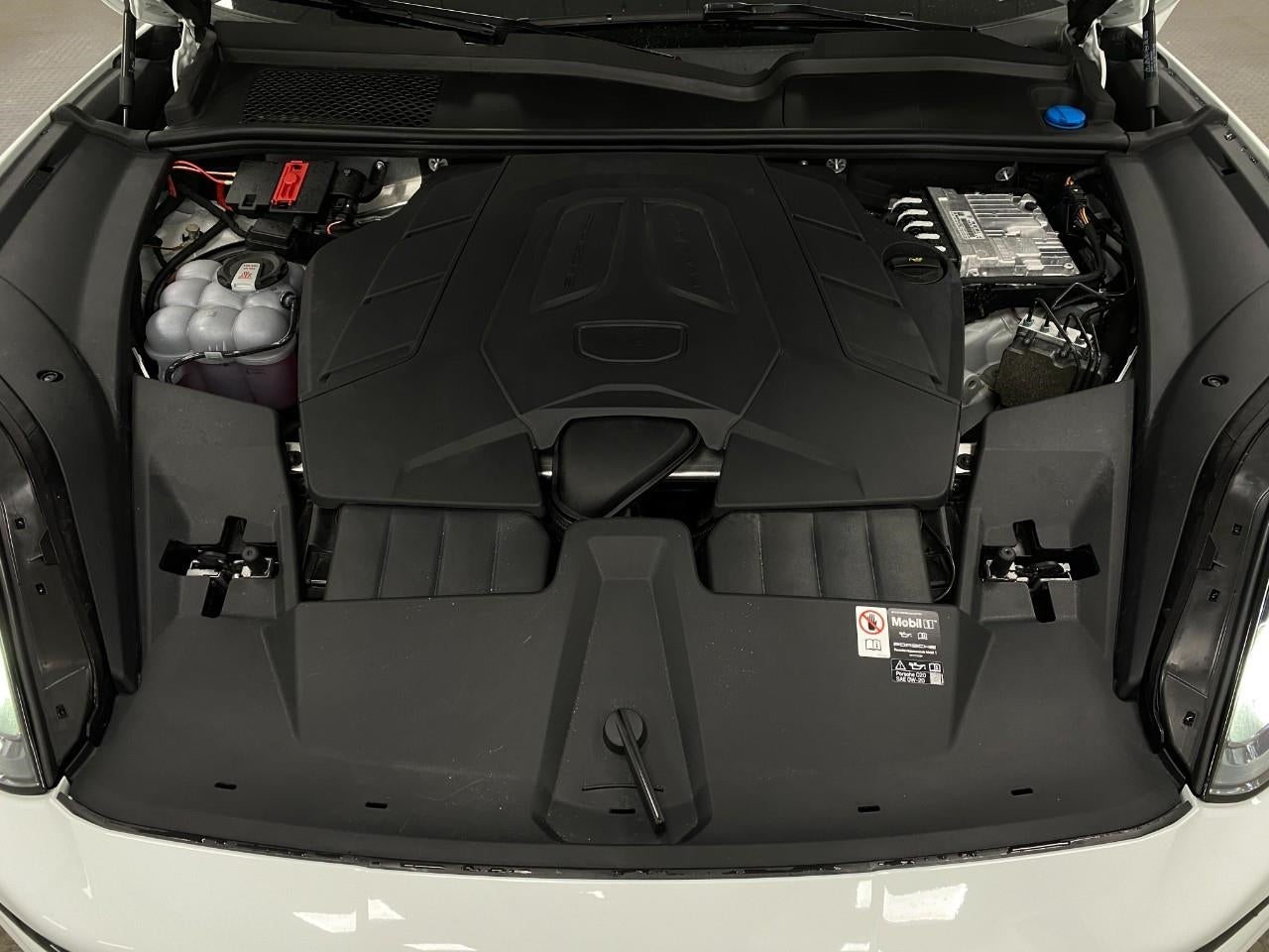 2026 Porsche Cayenne Coupe AWD