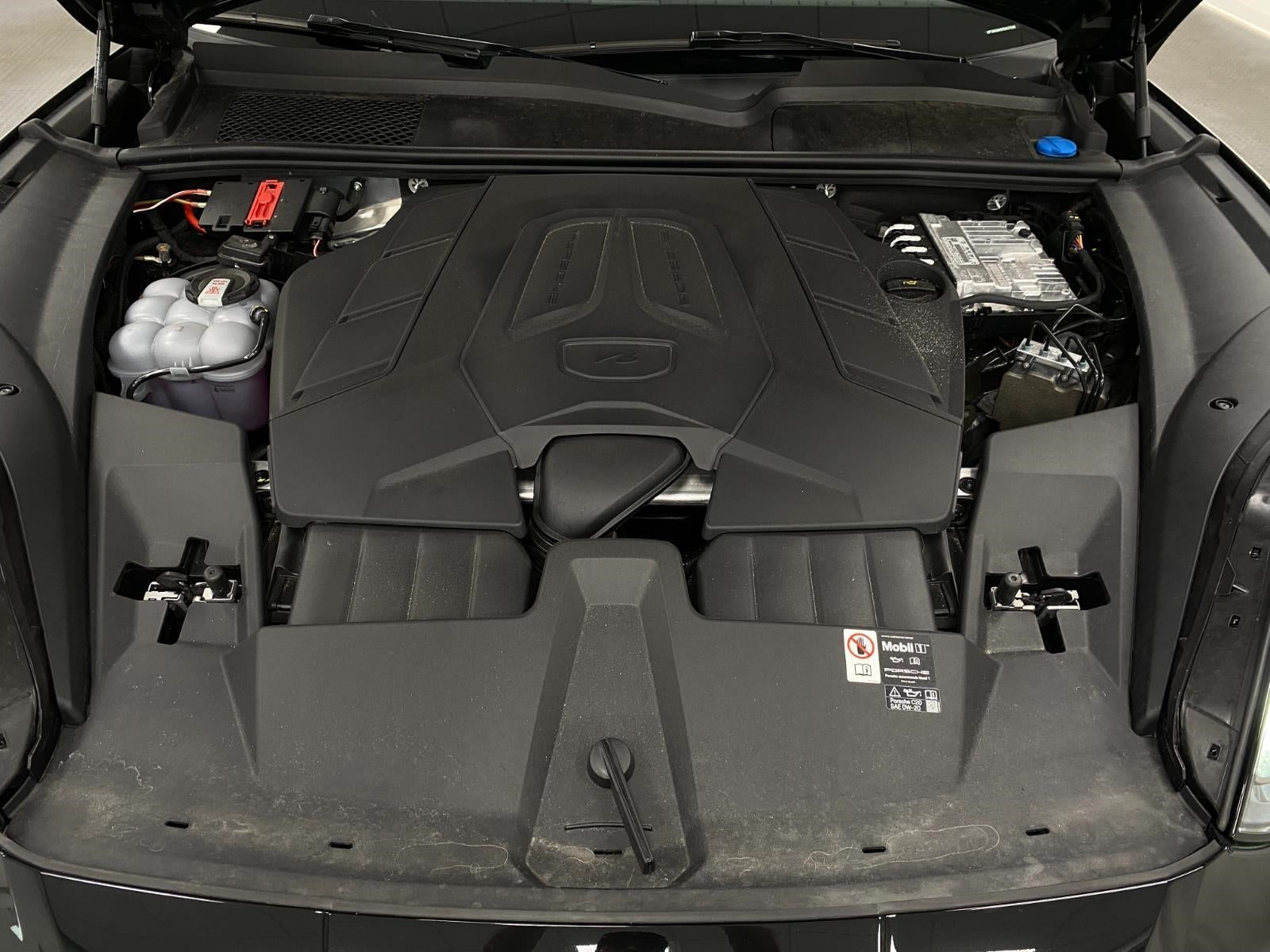 2026 Porsche Cayenne Coupe AWD