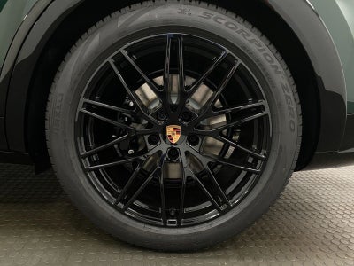 2026 Porsche Cayenne GTS