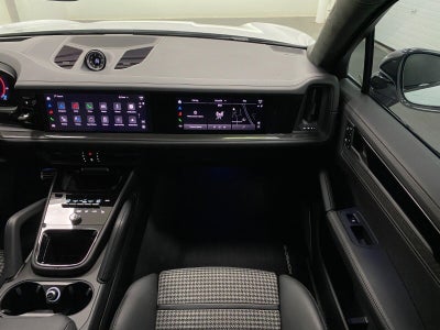 2025 Porsche Cayenne GTS