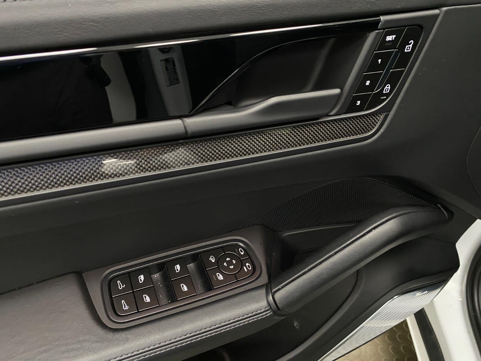 2025 Porsche Cayenne GTS