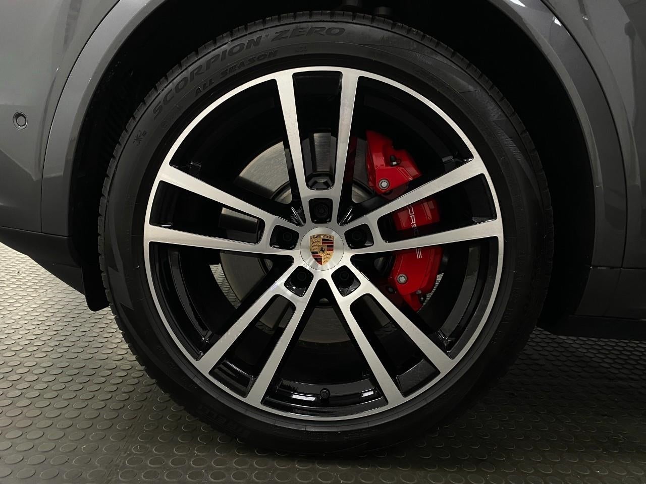 2025 Porsche Cayenne S