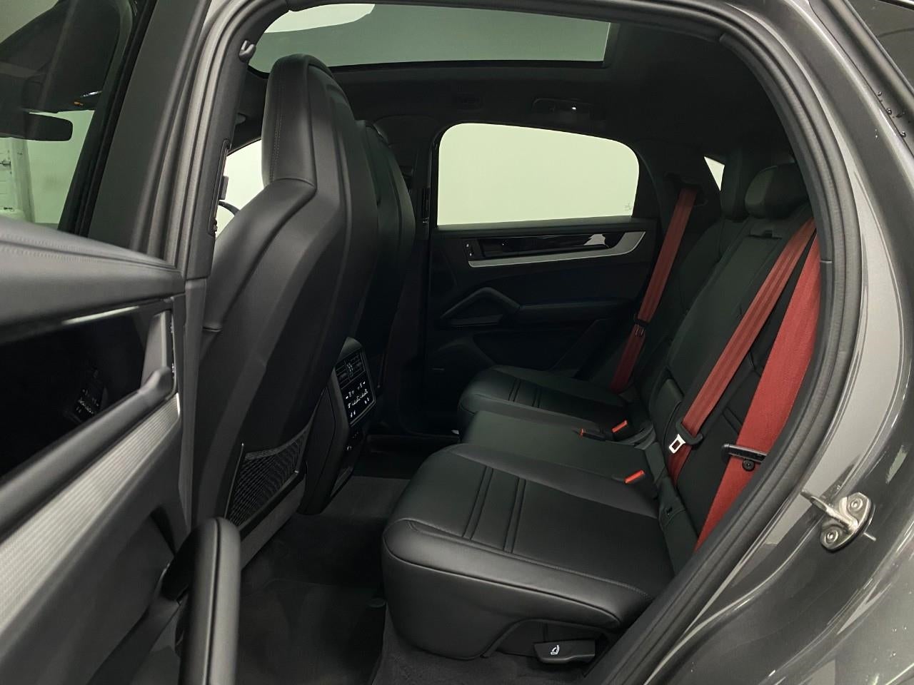 2025 Porsche Cayenne S