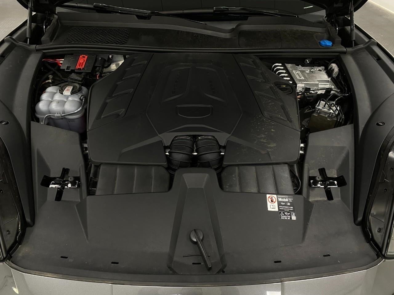 2025 Porsche Cayenne S