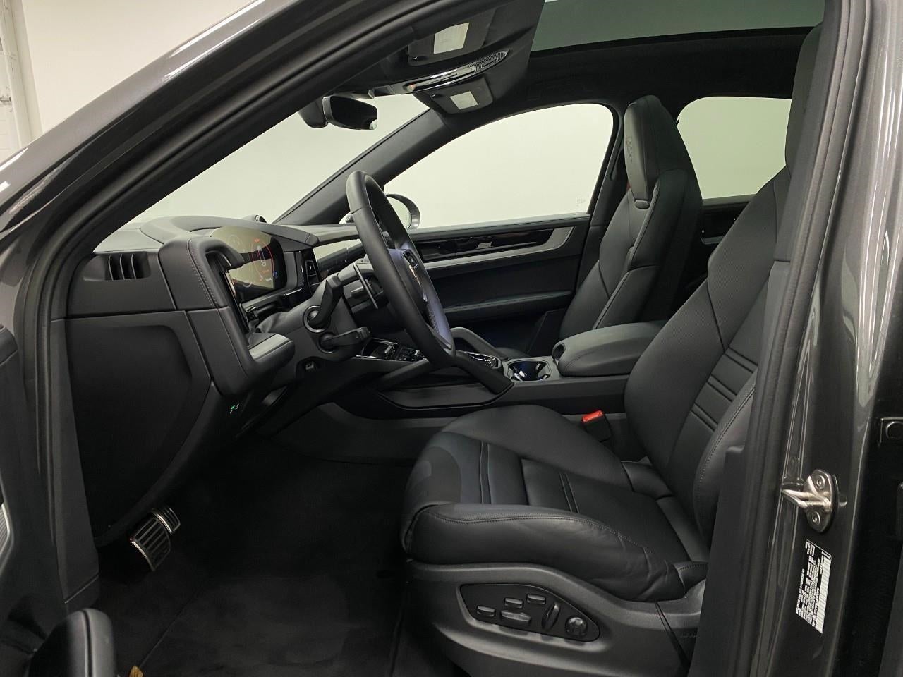 2025 Porsche Cayenne S