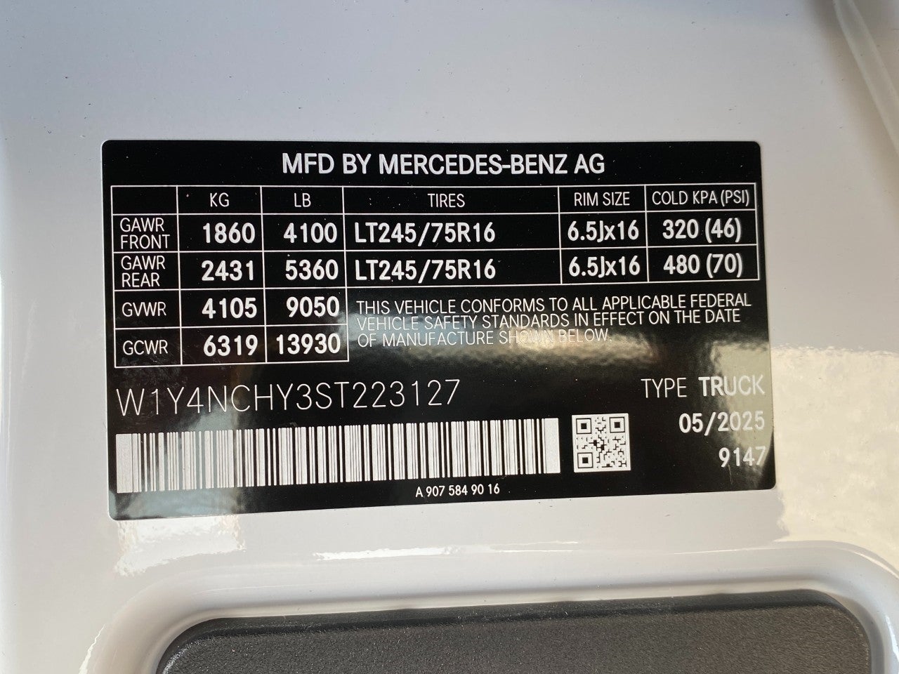 2025 Mercedes-Benz Sprinter Cargo Van 2500 High Roof I4 Diesel HO 170 RWD