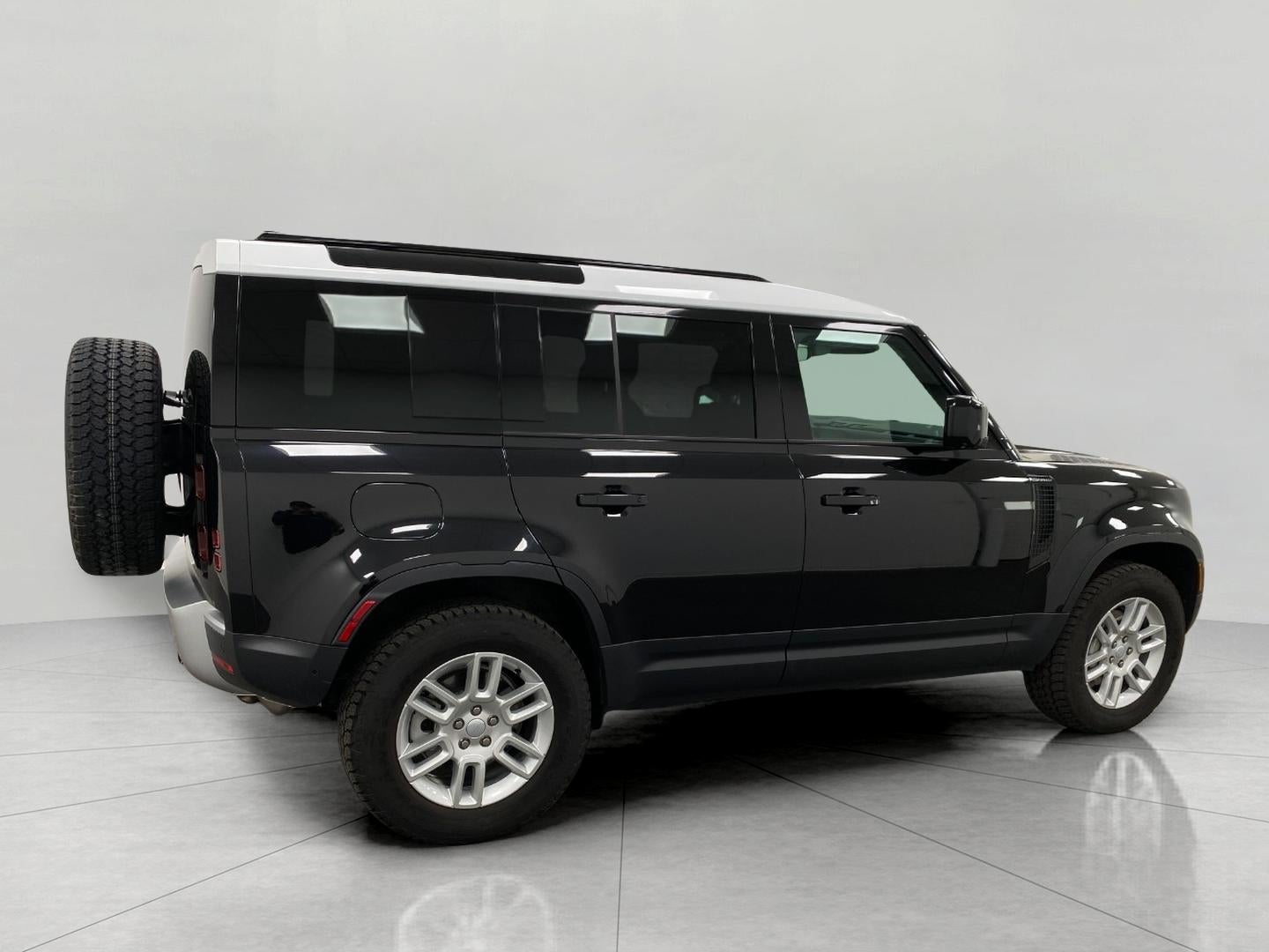 2025 Land Rover Defender 110 P300 S