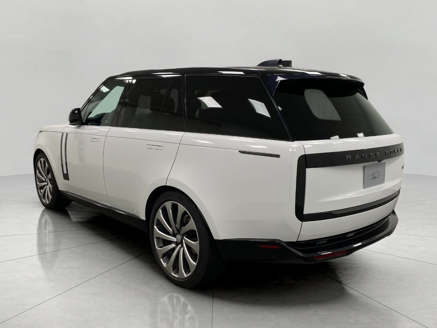 2022 Land Rover Range Rover P400 SE SWB