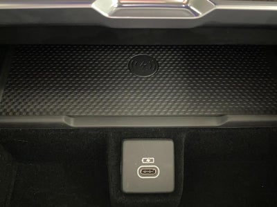 2025 Land Rover Range Rover P400 SE SWB