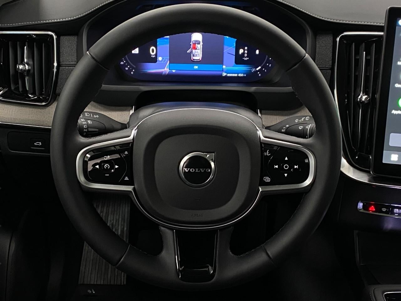 2026 Volvo XC90 B6 AWD Ultra Dark Theme 7-Seater