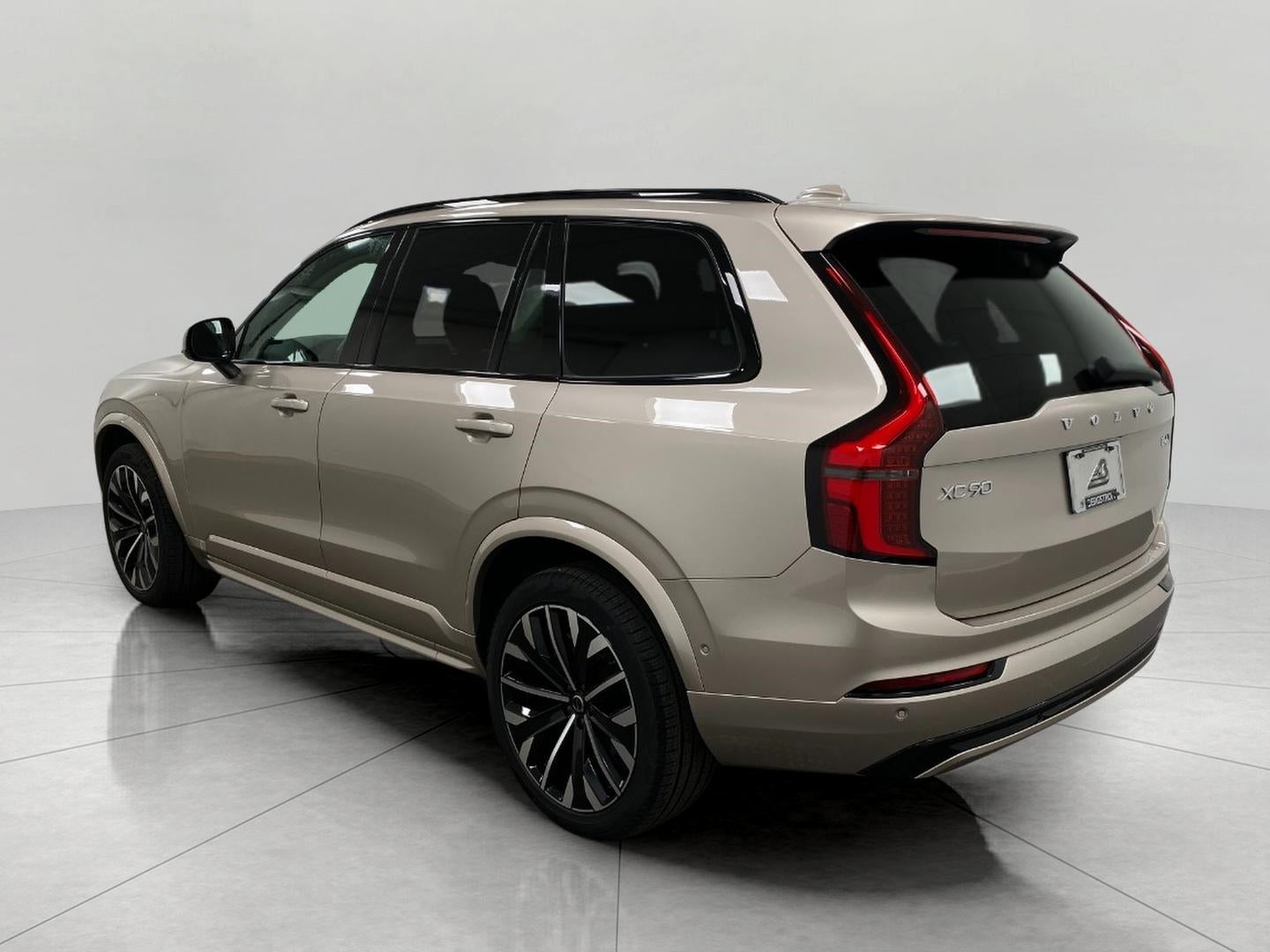 2026 Volvo XC90 B6 AWD Ultra Dark Theme 7-Seater