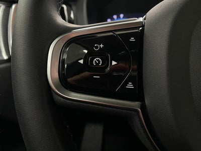 2023 Volvo XC60 B6 AWD Ultimate Bright Theme