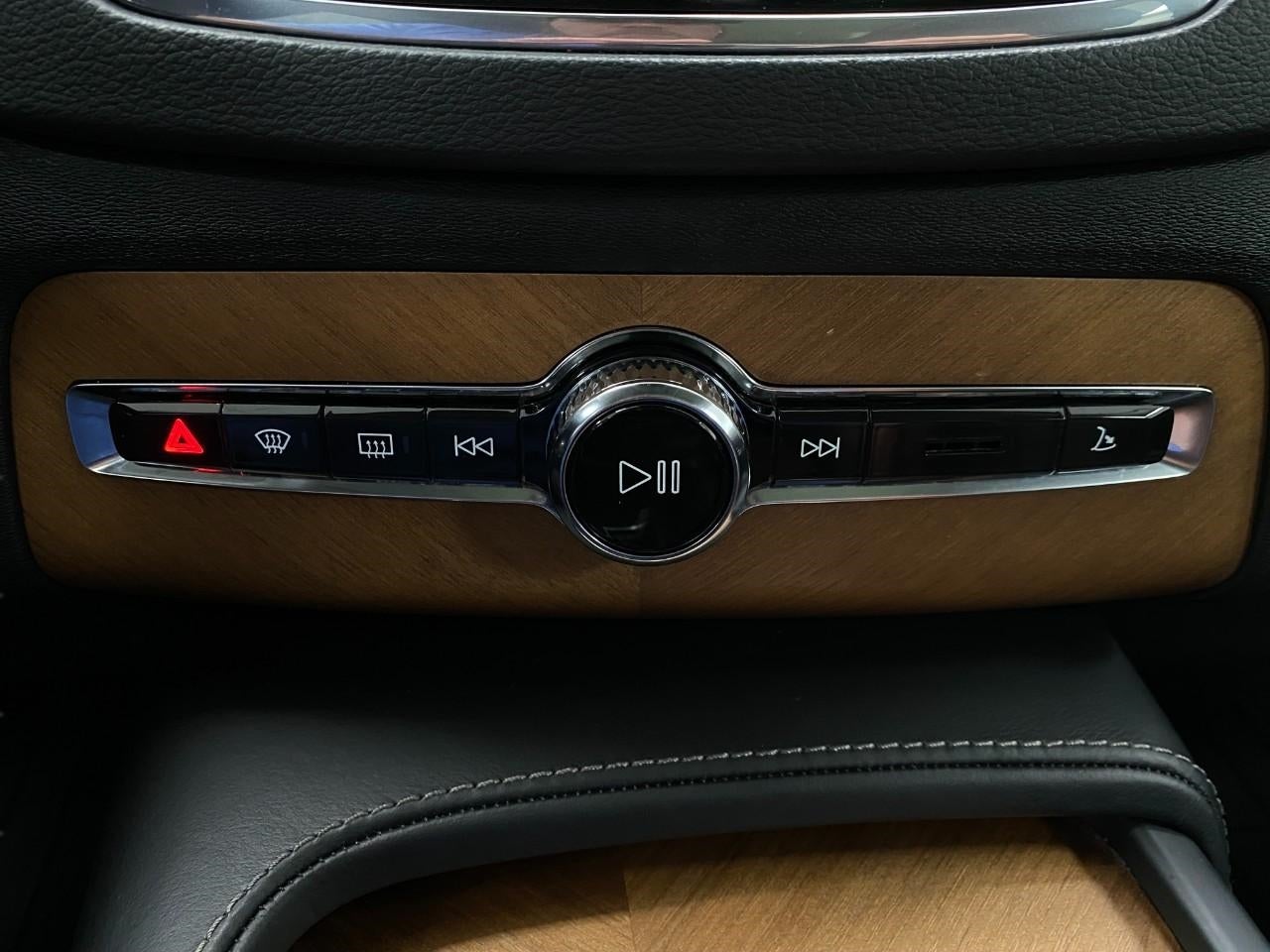 2020 Volvo XC90 T6 AWD Inscription 6 Passenger