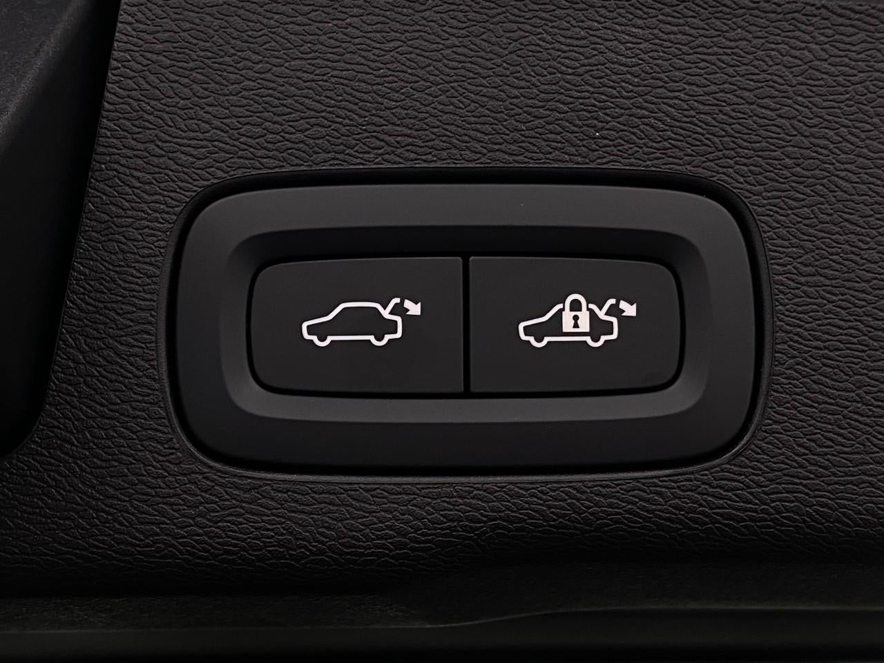 2026 Volvo XC60 B5 AWD Plus