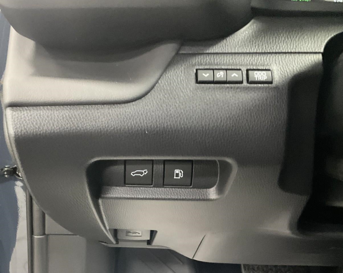 2025 Toyota Toyota Crown Signia Limited