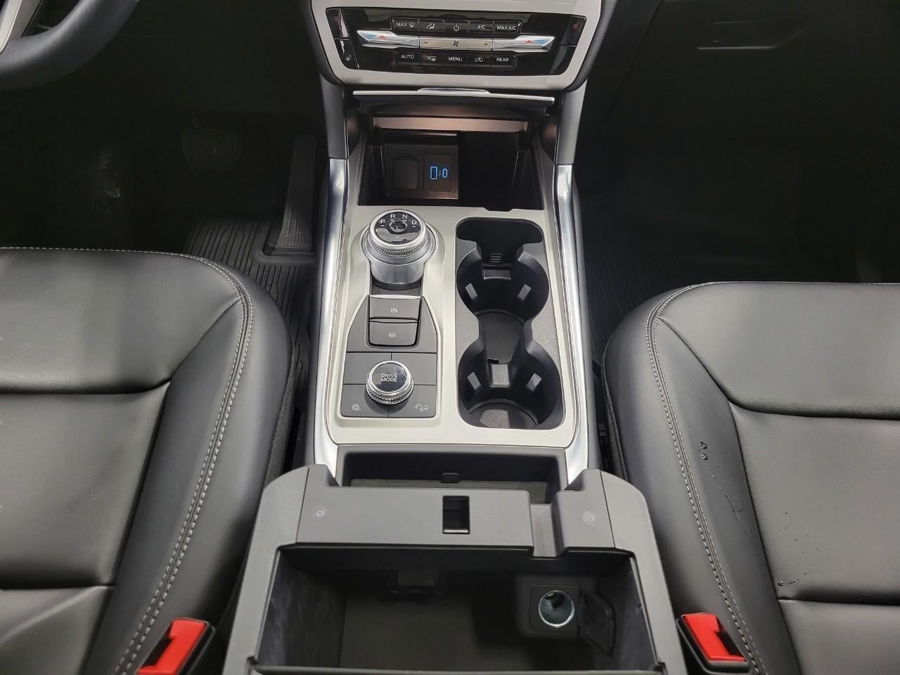 2023 Ford Explorer XLT 4WD