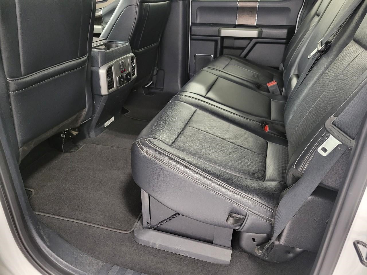 2022 Ford F-350 LARIAT 4WD Crew Cab 6.75' Box