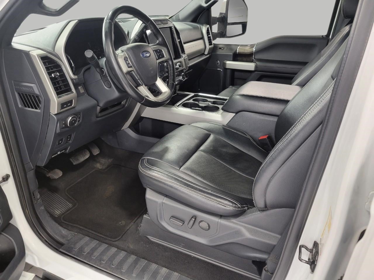 2022 Ford F-350 LARIAT 4WD Crew Cab 6.75' Box