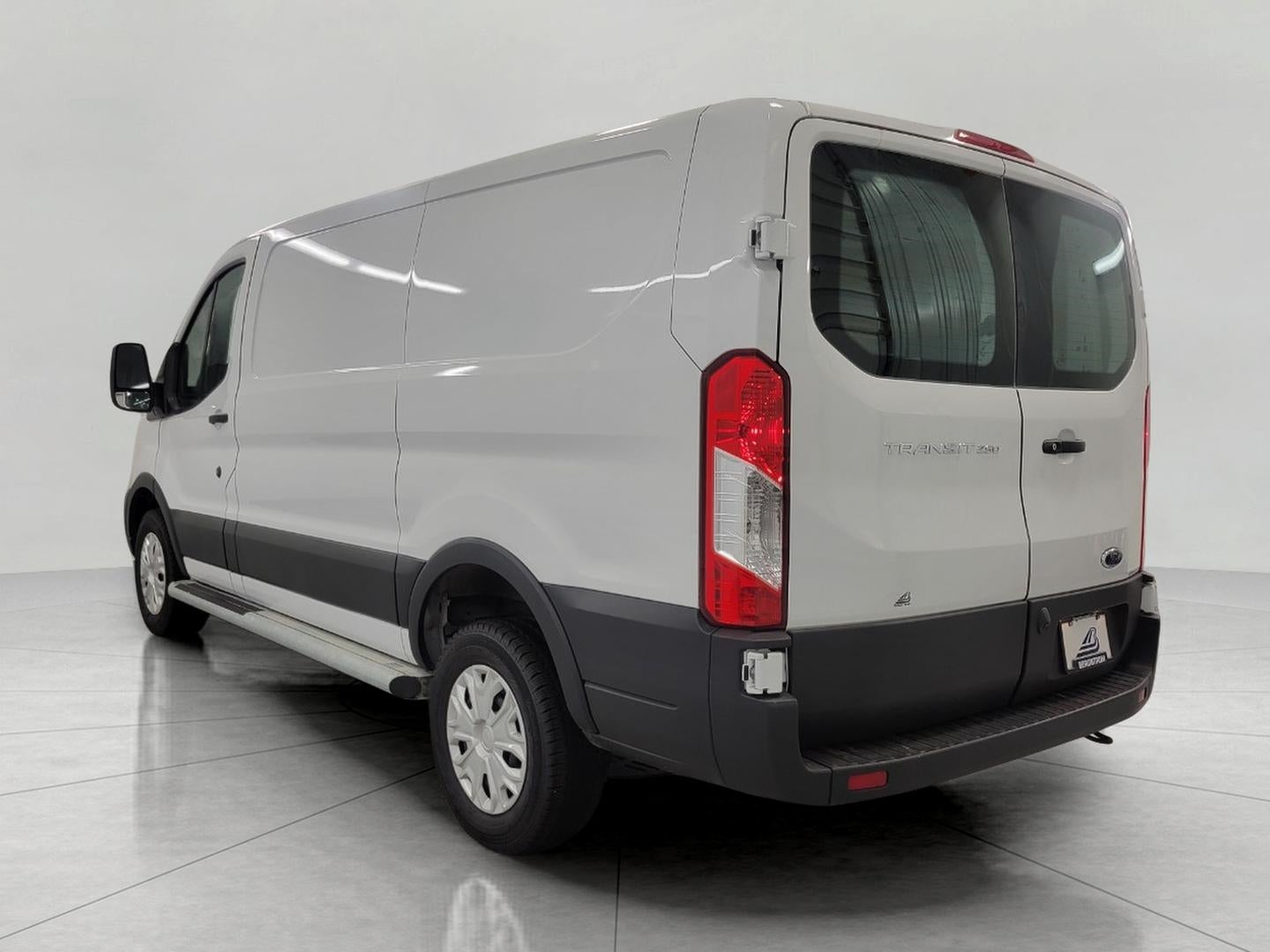 2024 Ford Transit-250 T-250 130 LOW RF 9070 GVWR RWD ** METAL BULKHEAD **