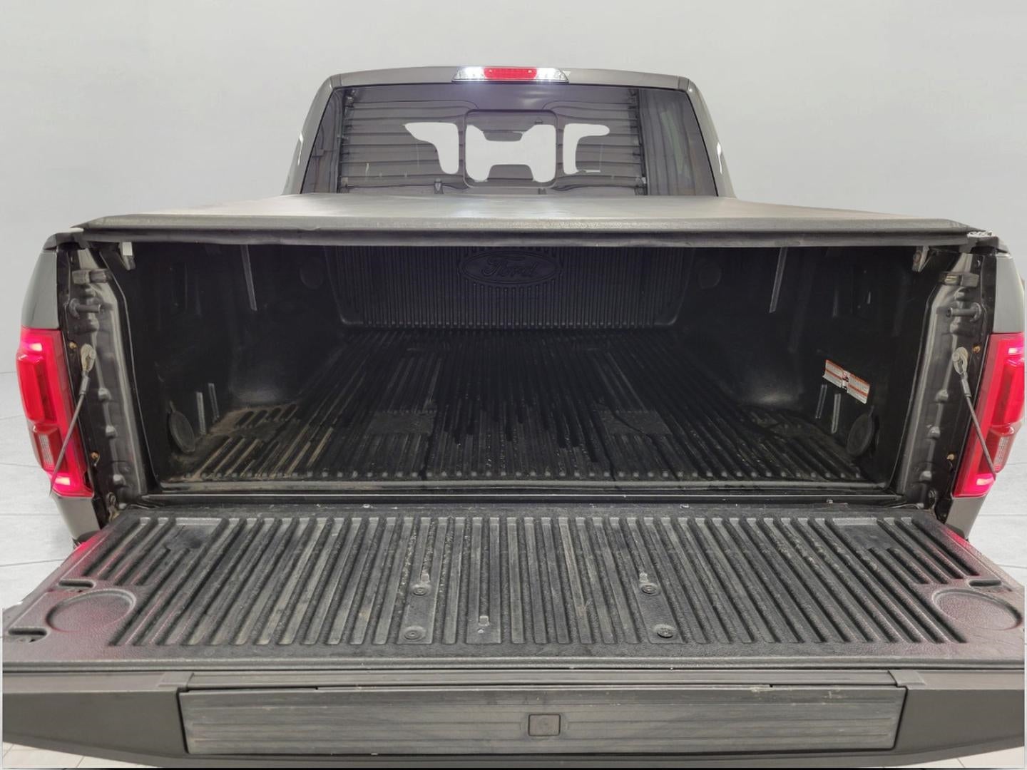 2015 Ford F-150 4WD SuperCrew 145 Lariat