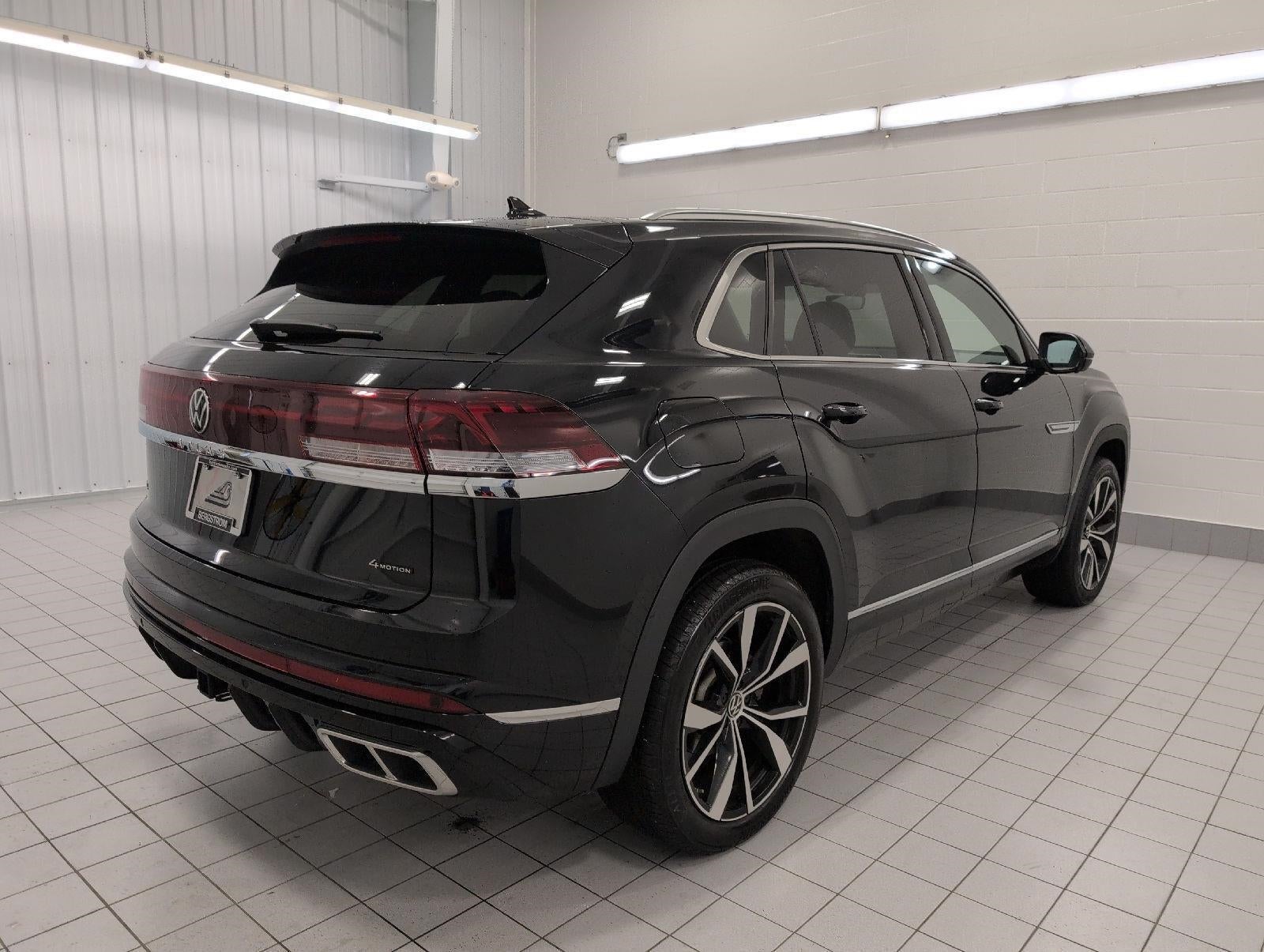 2025 Volkswagen Atlas Cross Sport 2.0T SEL Premium R-Line 4MOTION