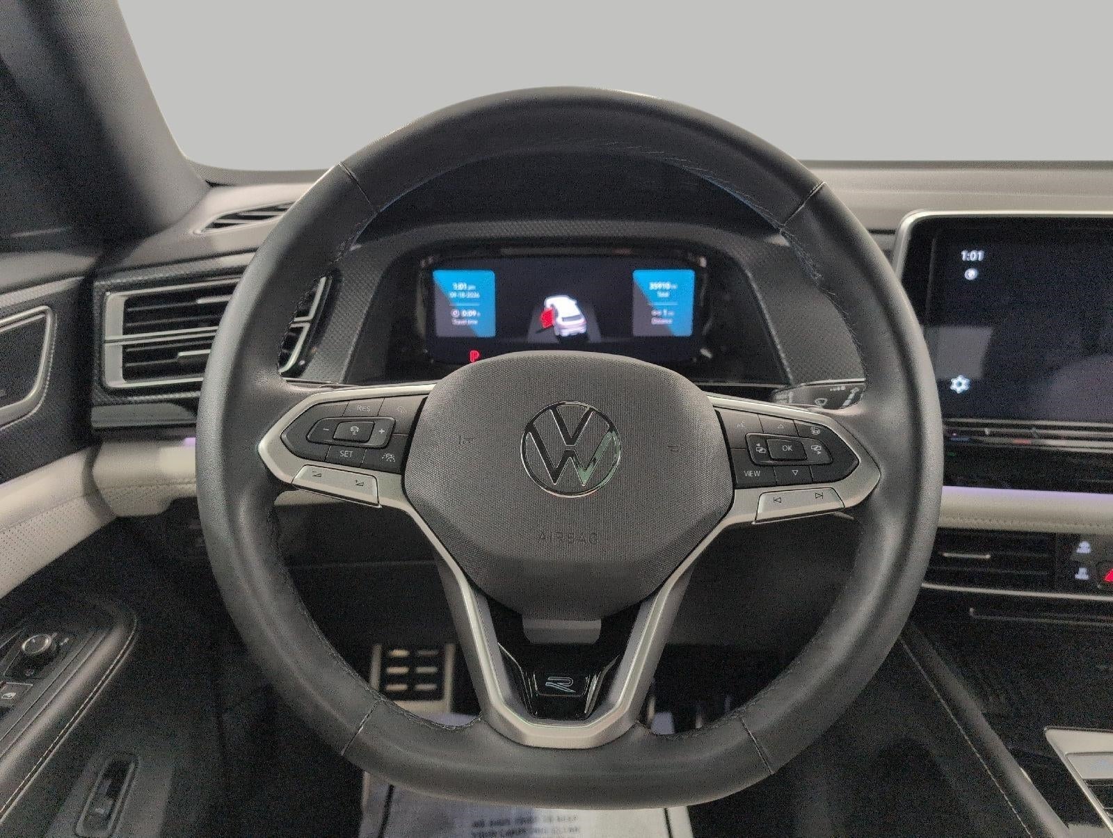 2025 Volkswagen Atlas Cross Sport 2.0T SEL Premium R-Line 4MOTION