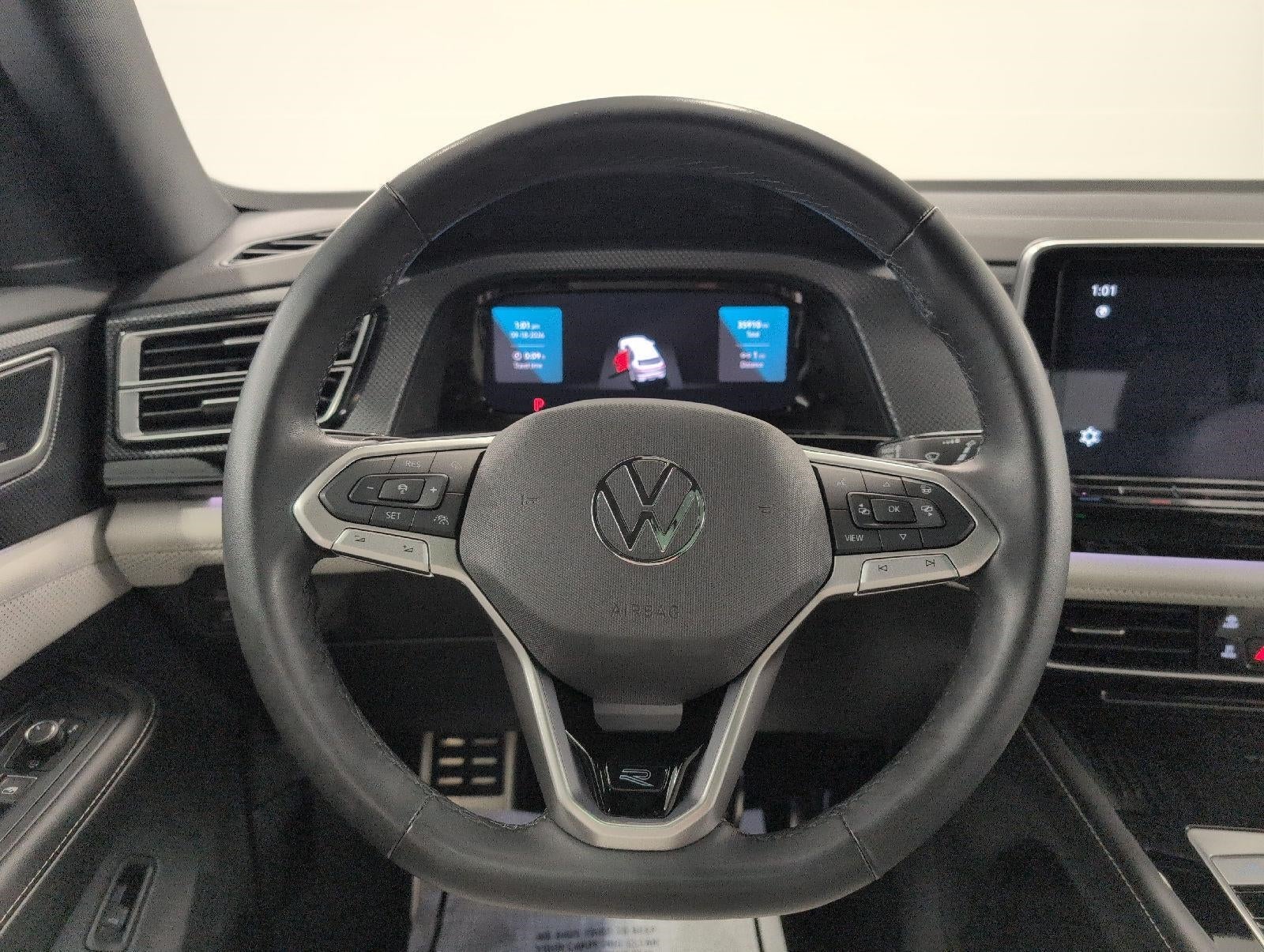 2025 Volkswagen Atlas Cross Sport 2.0T SEL Premium R-Line 4MOTION