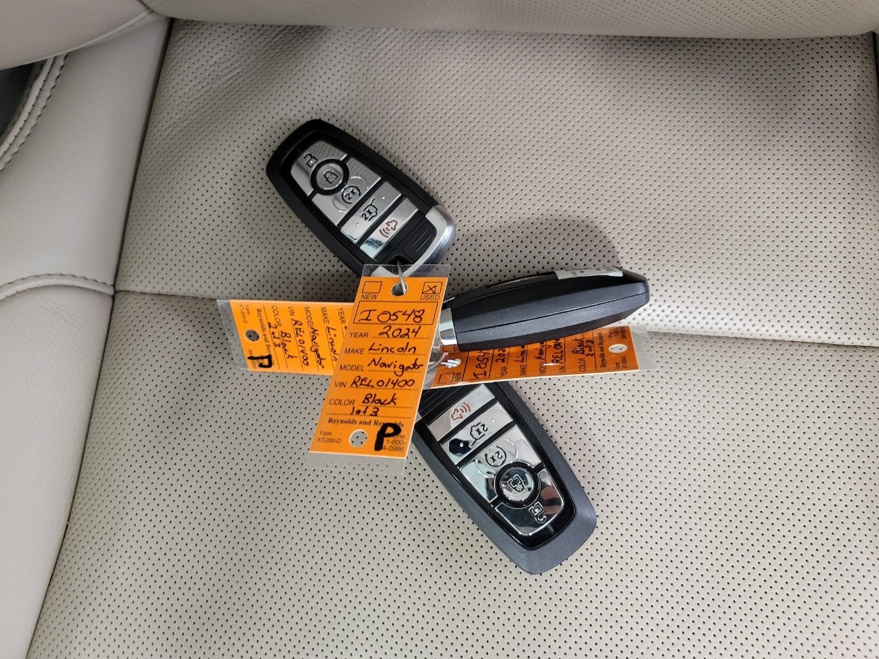 2024 Lincoln Navigator RESERVE 4X4 ** LUXURY PACKAGE ** MONOCHROMATIC PACKAGE **