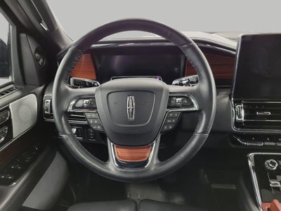 2024 Lincoln Navigator RESERVE 4X4 ** LUXERY PACKAGE ** MONOCHROMATIC PACKAGE ** PANROAMIC SUNROOF **