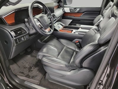 2024 Lincoln Navigator RESERVE 4X4 ** LUXERY PACKAGE ** MONOCHROMATIC PACKAGE ** PANROAMIC SUNROOF **