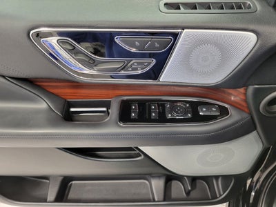 2024 Lincoln Navigator RESERVE 4X4 ** LUXERY PACKAGE ** MONOCHROMATIC PACKAGE ** PANROAMIC SUNROOF **