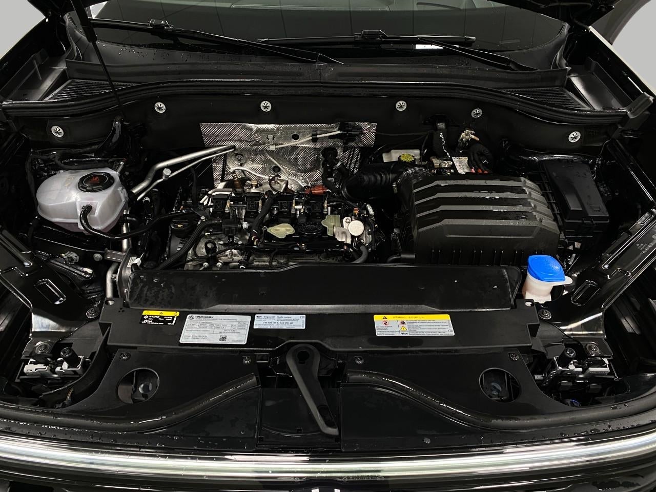 2024 Volkswagen Atlas Cross Sport 2.0T SEL Premium R-Line 4MOTION