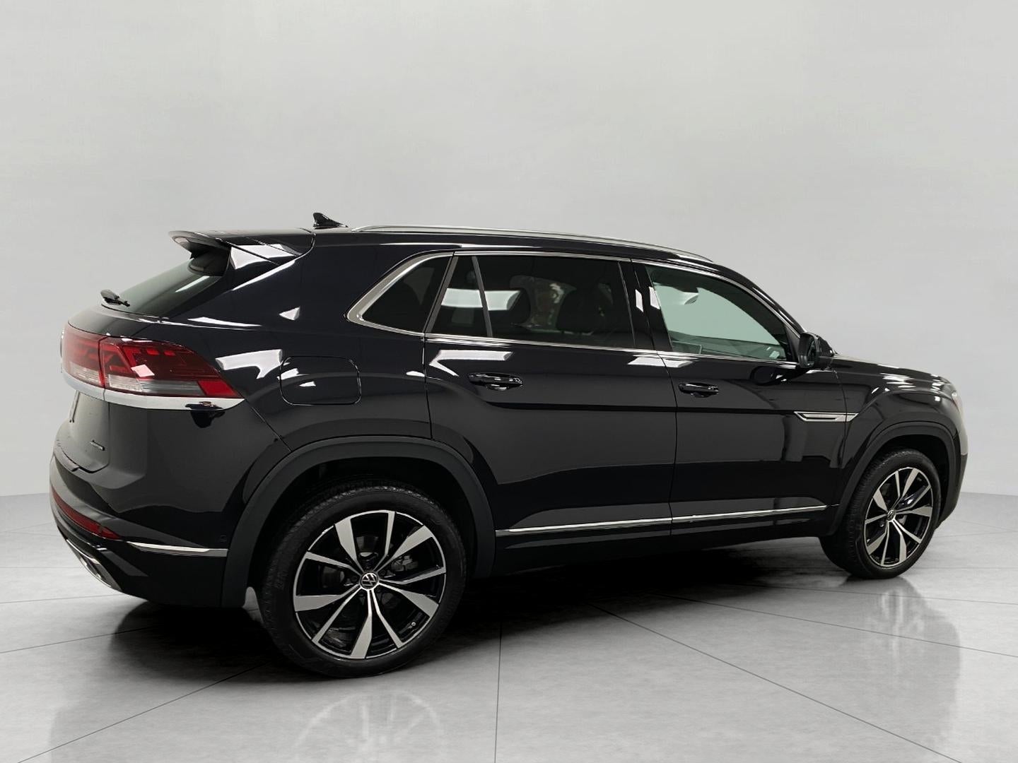 2024 Volkswagen Atlas Cross Sport 2.0T SEL Premium R-Line 4MOTION