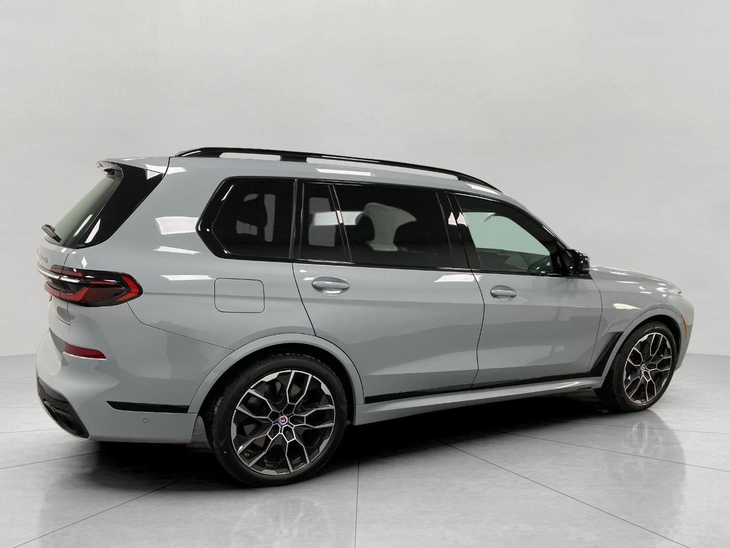 2023 BMW X7 M60i Sports Activity Vehicle