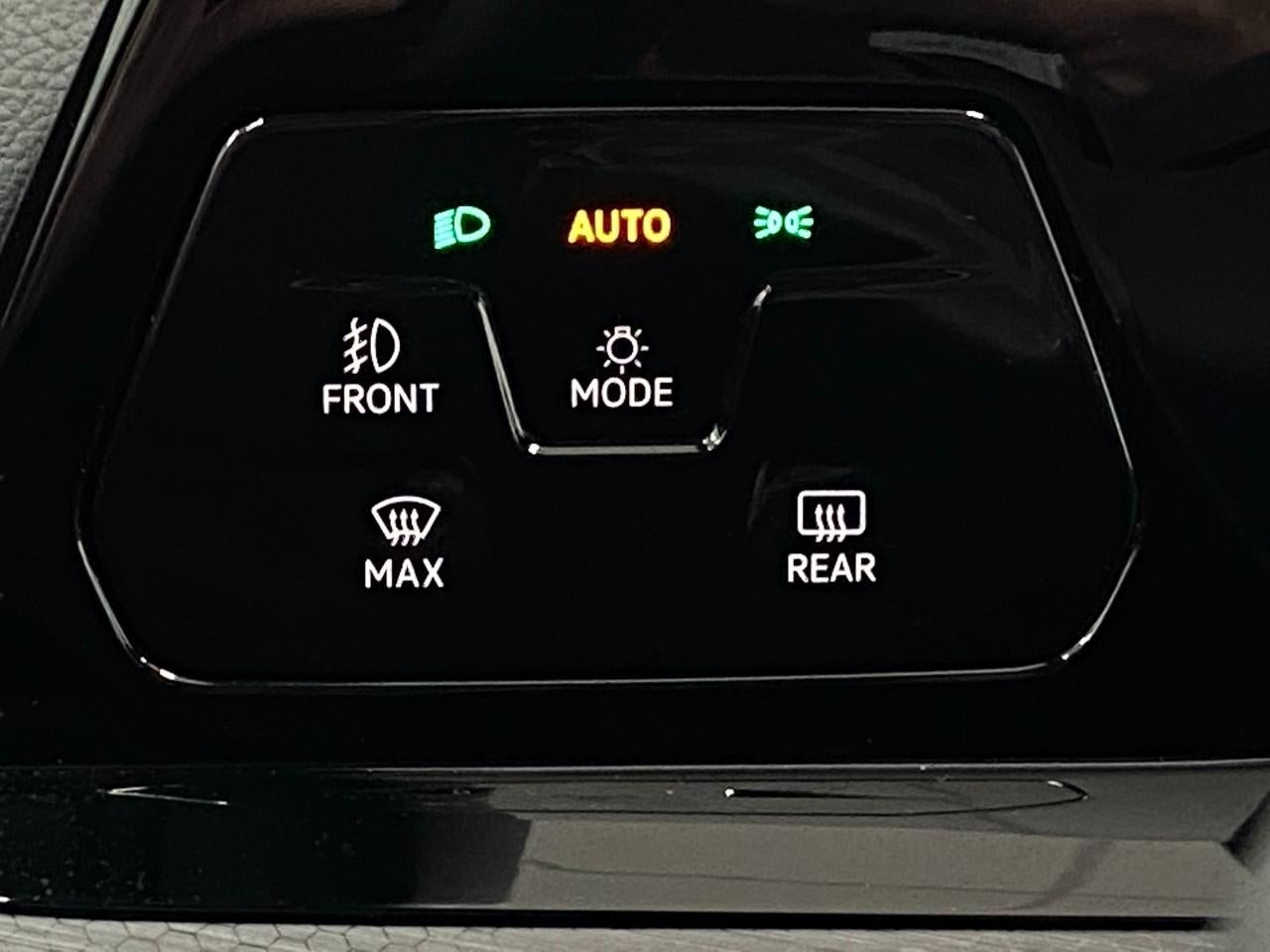 2024 Volkswagen Golf GTI 2.0T SE DSG