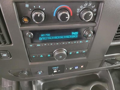 2025 Chevrolet Express Passenger 3500 1LS