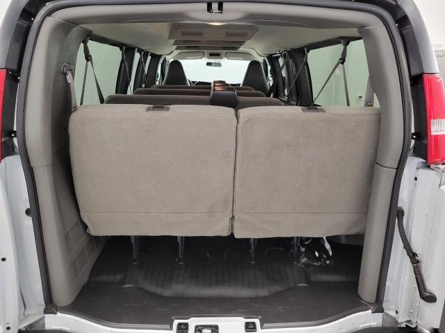 2025 Chevrolet Express Passenger 3500 1LS