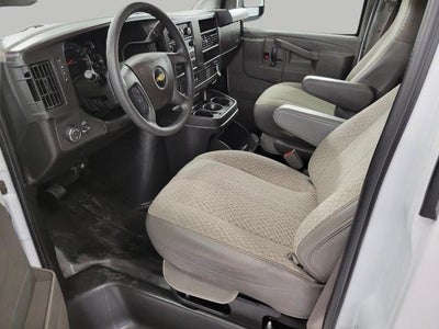 2025 Chevrolet Express Passenger 3500 1LS