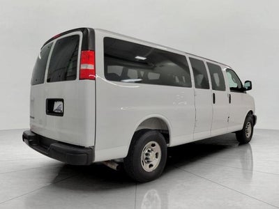 2025 Chevrolet Express Passenger 3500 1LS
