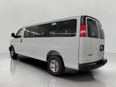2025 Chevrolet Express Passenger 3500 1LS