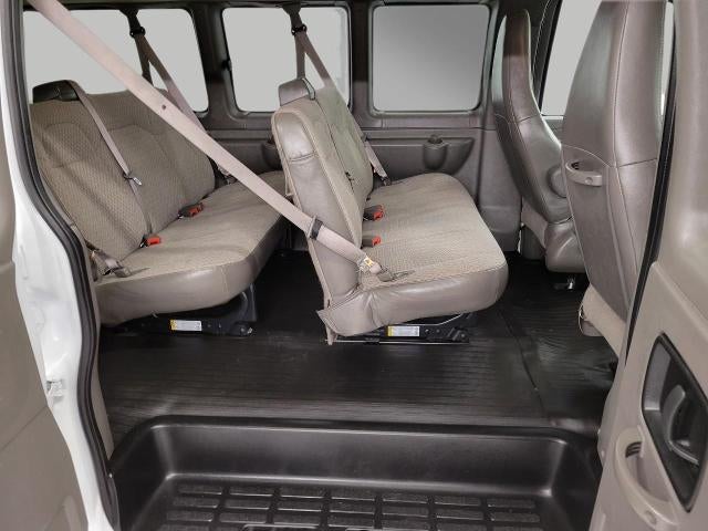 2025 Chevrolet Express Passenger 3500 1LS