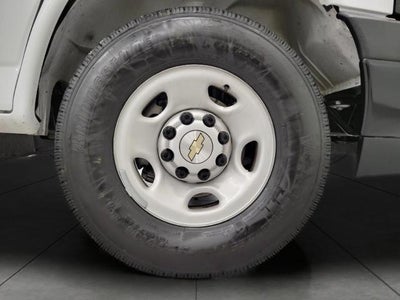 2025 Chevrolet Express Passenger 3500 1LS