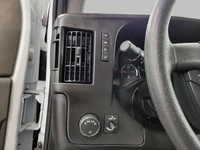 2025 Chevrolet Express Passenger 3500 1LT